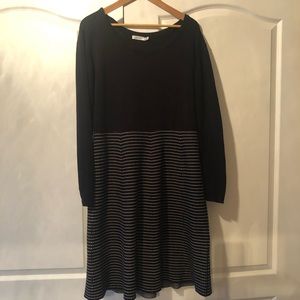 XXL Black knit dress.  Bottom is Aline.